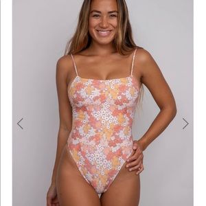 NWOT SKATIE RESA SUIT IN HOLLAND SIZE M